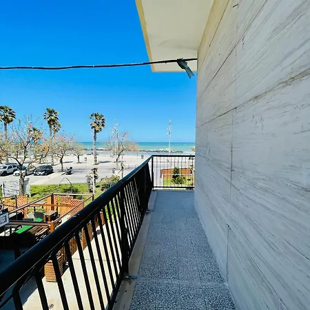 Apartment Seafront View *