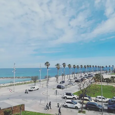 Seafront View Apartment *